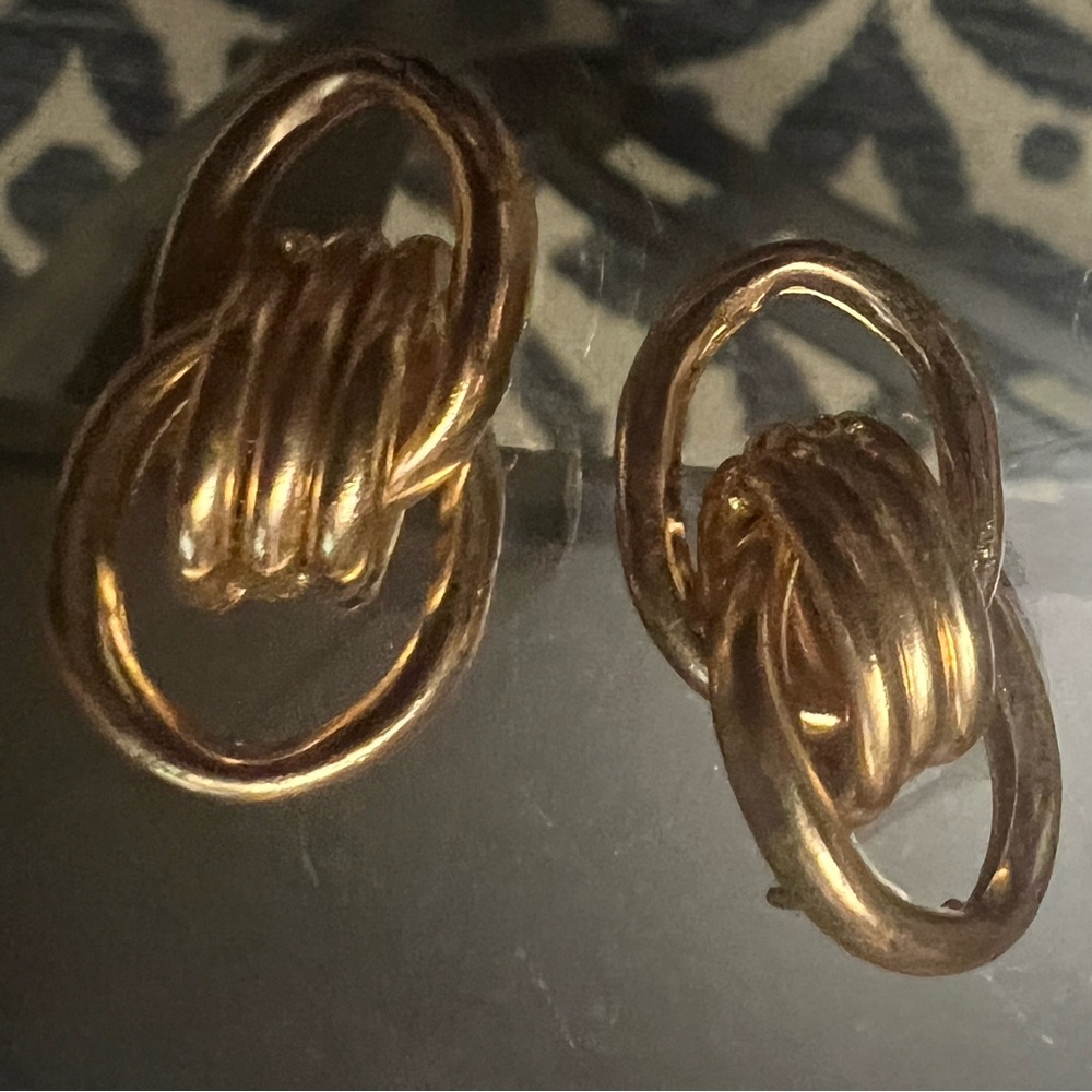 Elegant Gold Knot Earrings